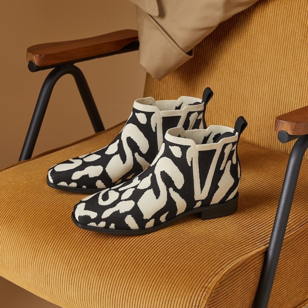 VIVAIA Chic Black White Animal Print Knit Chelsea‎ Boots EU 38 US 7